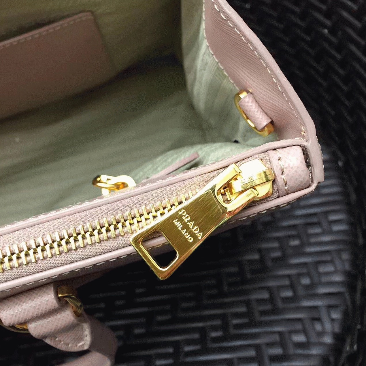 Pink Pra*a Galleria Large Bag Knockoff