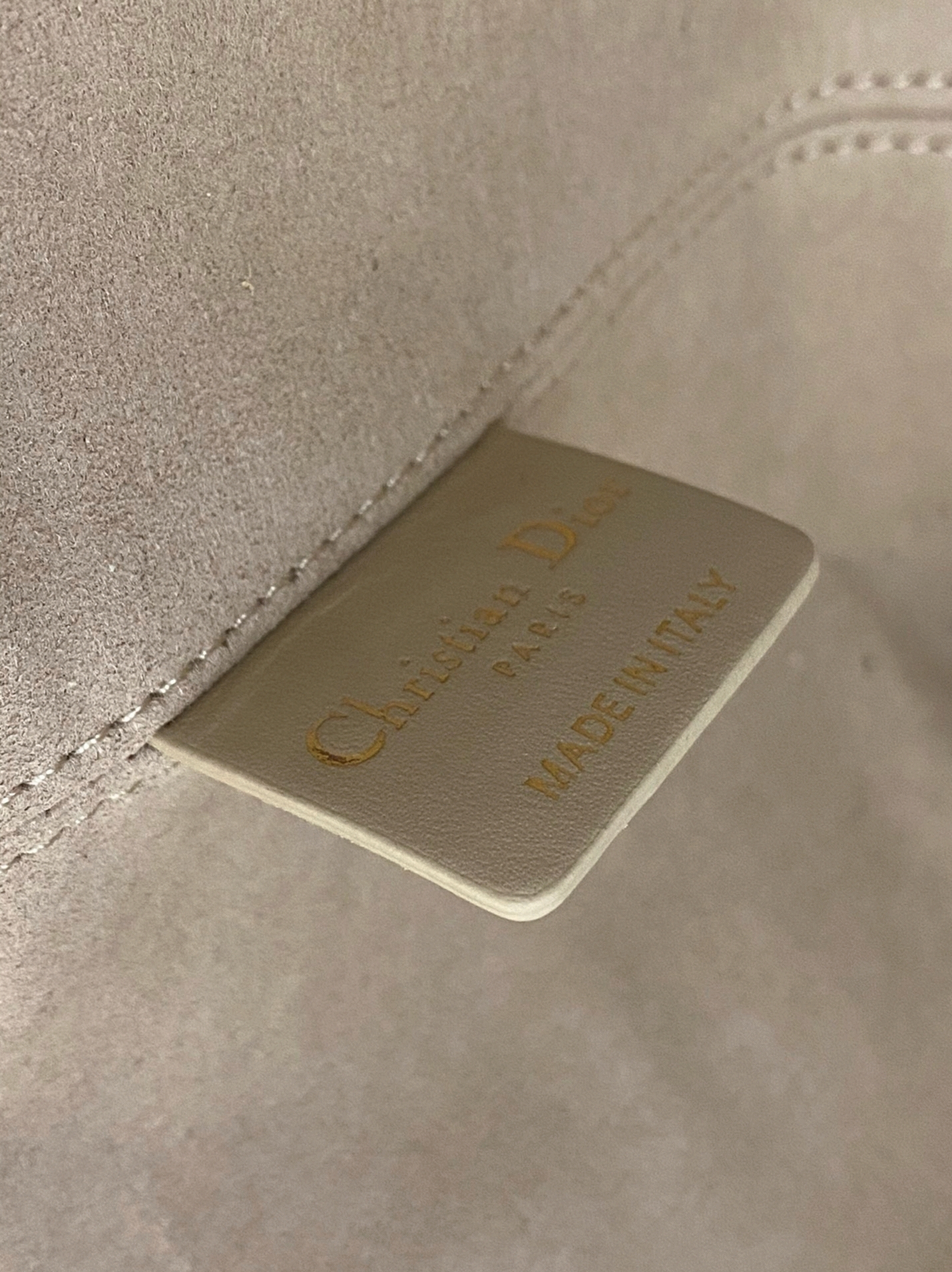 D10r Toujours Medium Bag Knockoff in Beige Macrocannage Calfskin