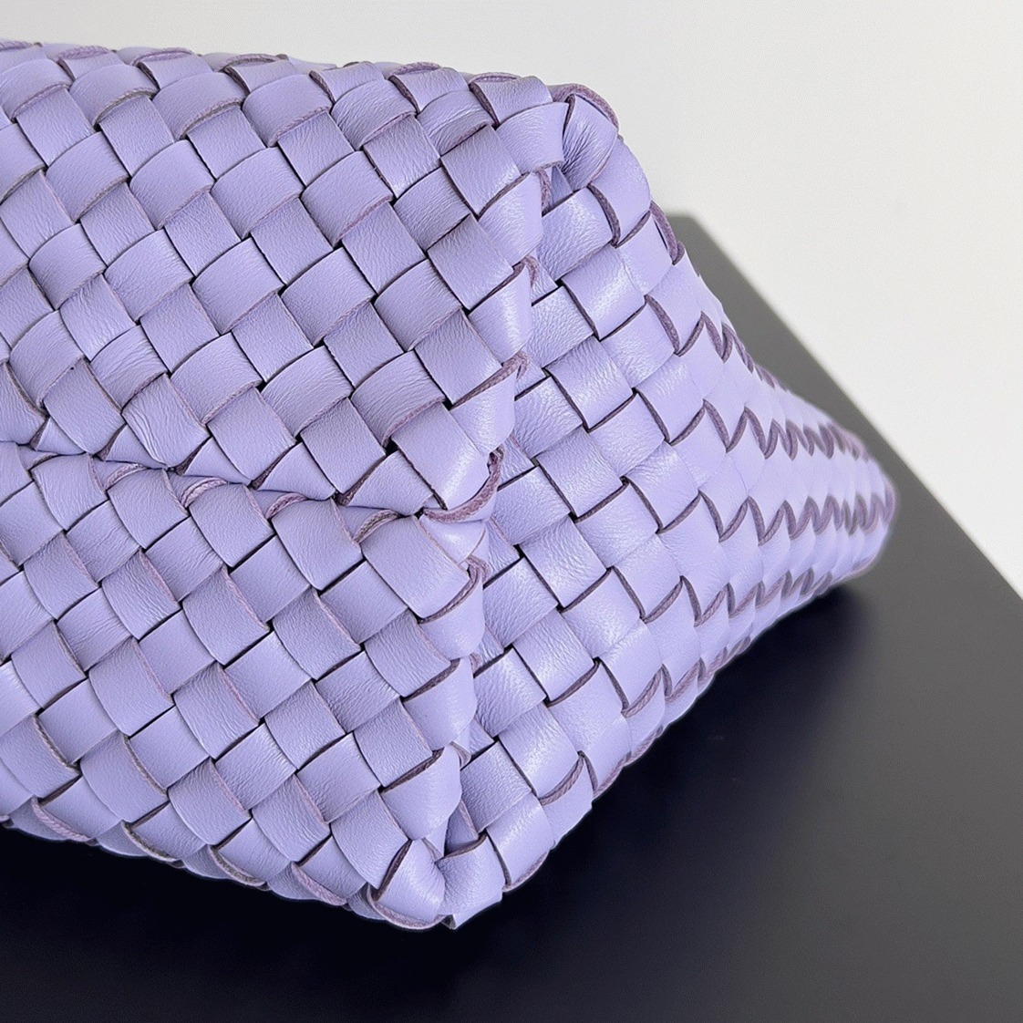 Top Quality Knockoff B0tt*ga Ven*ta Cabat Mini Bag In Wisteria Intrecciato Lambskin