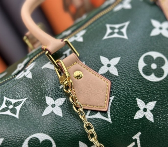 L0vis Vvtt0n Speedy P9 Bandouliere 50 Bag In Green