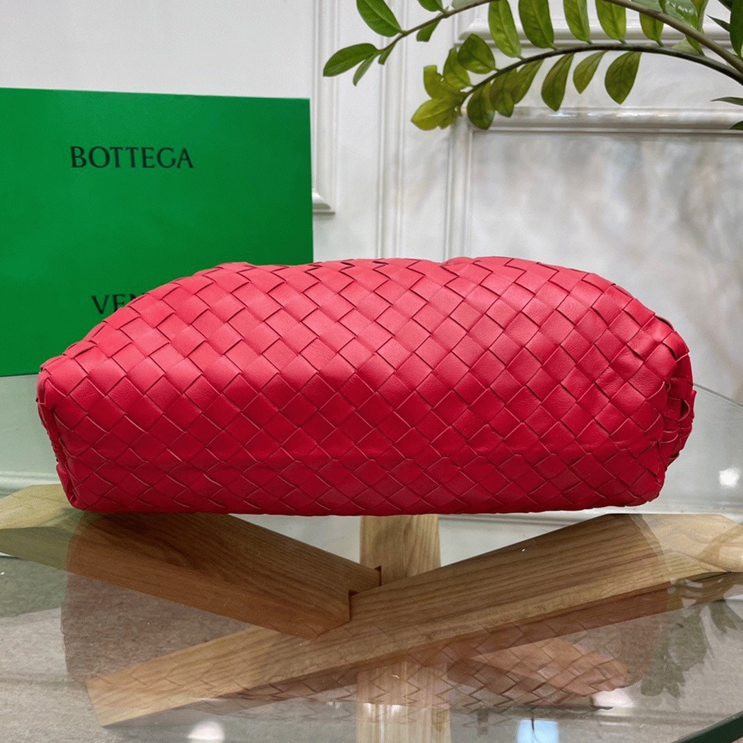 Fake B0tt*ga Ven*ta Large Pouch Clutch Bag Red