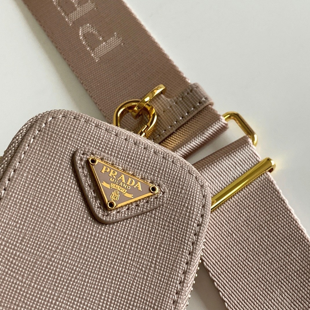 Pra*a Re-Edition 2005 Shoulder Bag Fake in Taupe