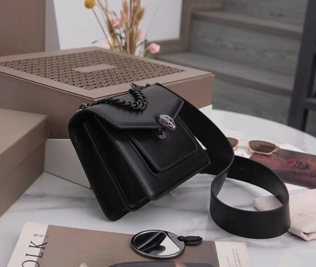 Replica Bv1g*ai Serpenti Forever Small Crossbody Bag with Chain Noir