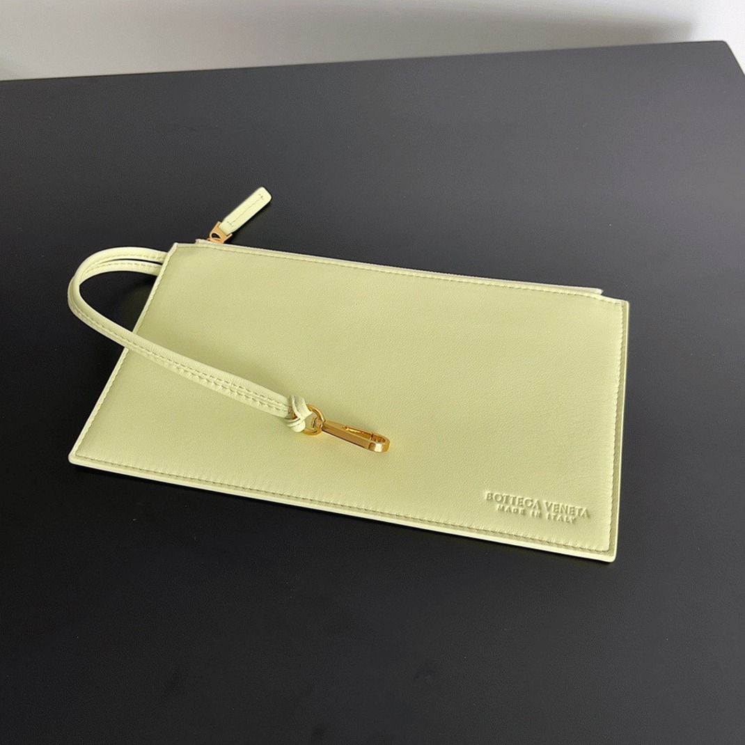 Top Quality Fake B0tt*ga Ven*ta Cabat Large Bag In Zest Washed Intrecciato Lambskin