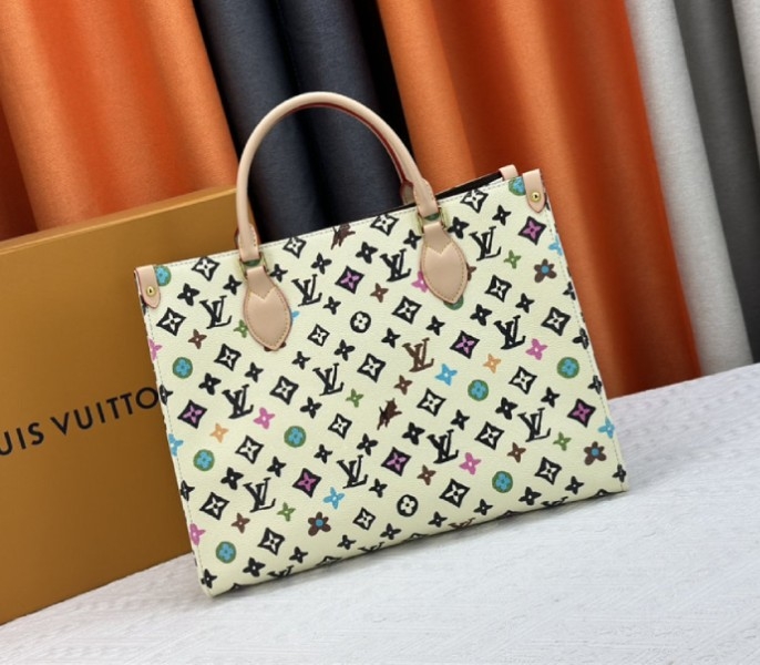 L0vis Vvtt0n Monogram Craggy Onthego MM Tote In Vanilla