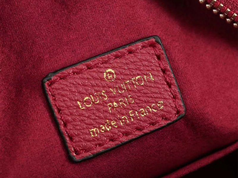 L0vis Vvtt0n Monogram Empreinte Boite Chapeau Souple MM Bag In Red