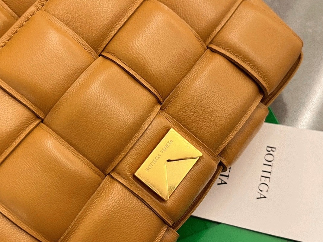 Faux B0tt*ga Ven*ta Small Padded Cassette Bag Camel