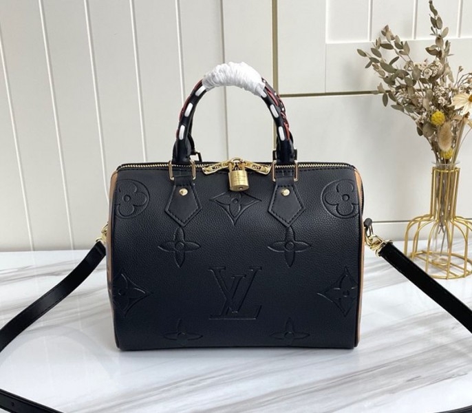 L0vis Vvtt0n Monogram Empreinte Wild At Heart Speedy 25 Bandouliere Handbag In Black