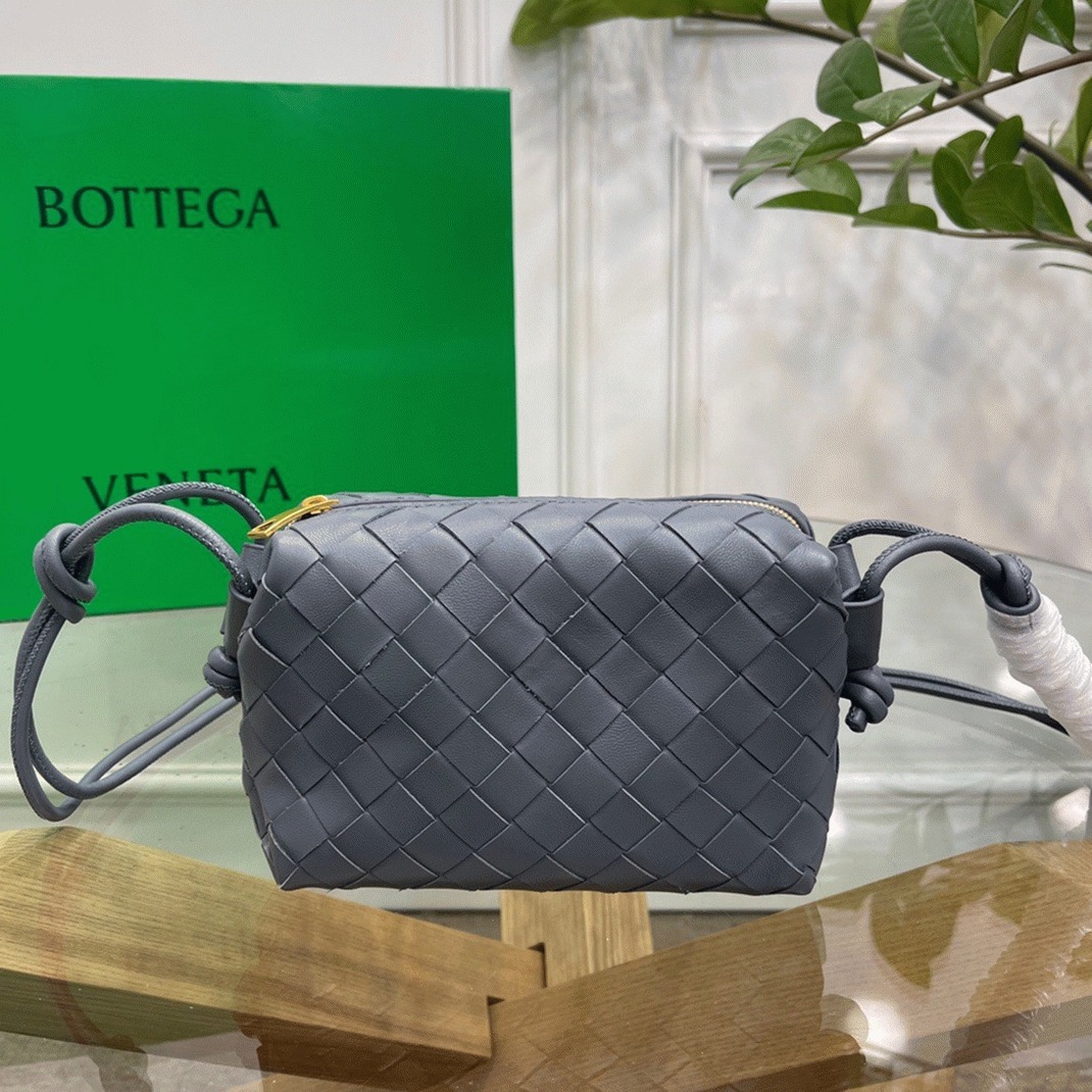 Fake B0tt*ga Ven*ta Loop Mini Bag Grey