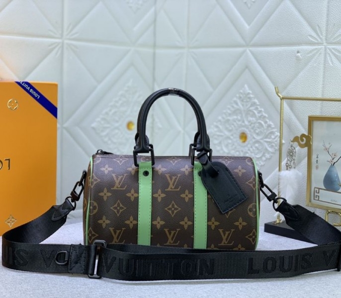 L0vis Vvtt0n Monogram Macassar Canvas Keepall Bandouliere 25 In Minty Green