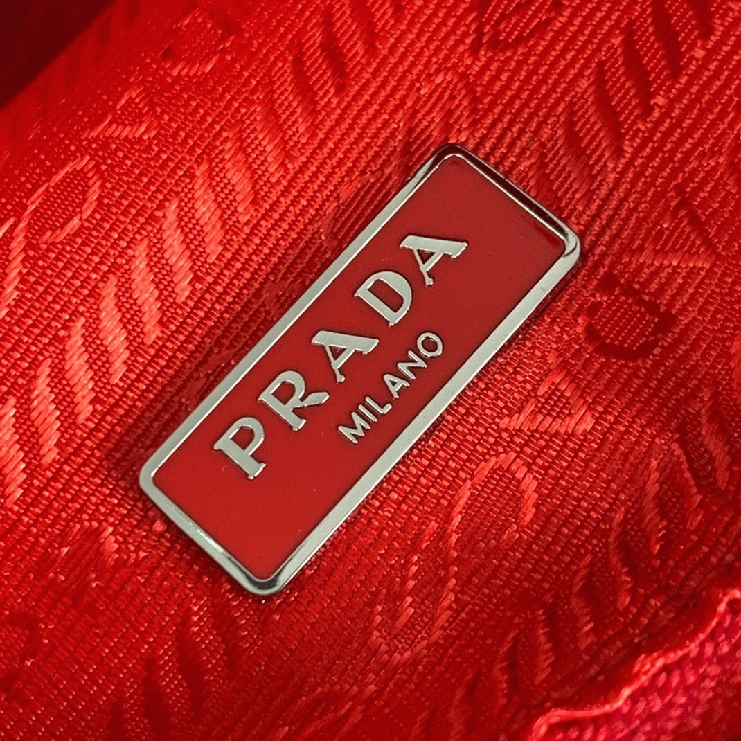 Pra*a Re-Edition Shoulder Bag Replica in Red