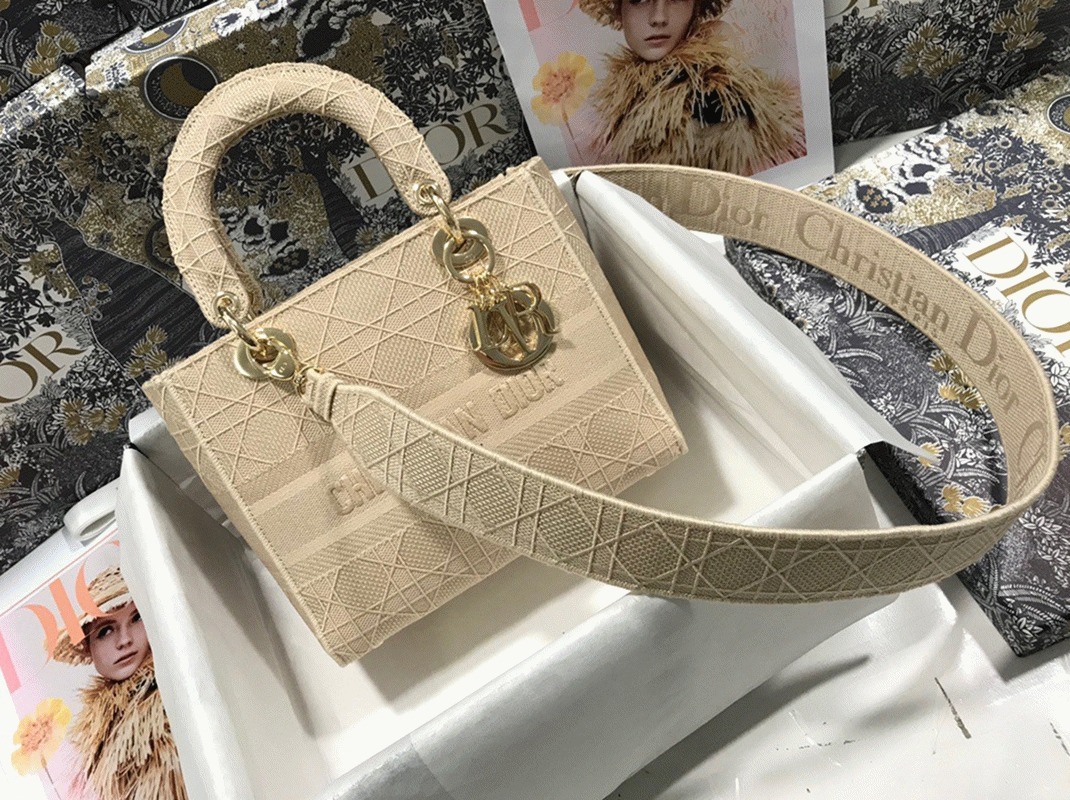 D10r Lady D-Lite Medium Bag Knockoff in Beige Cannage Embroidered Canvas