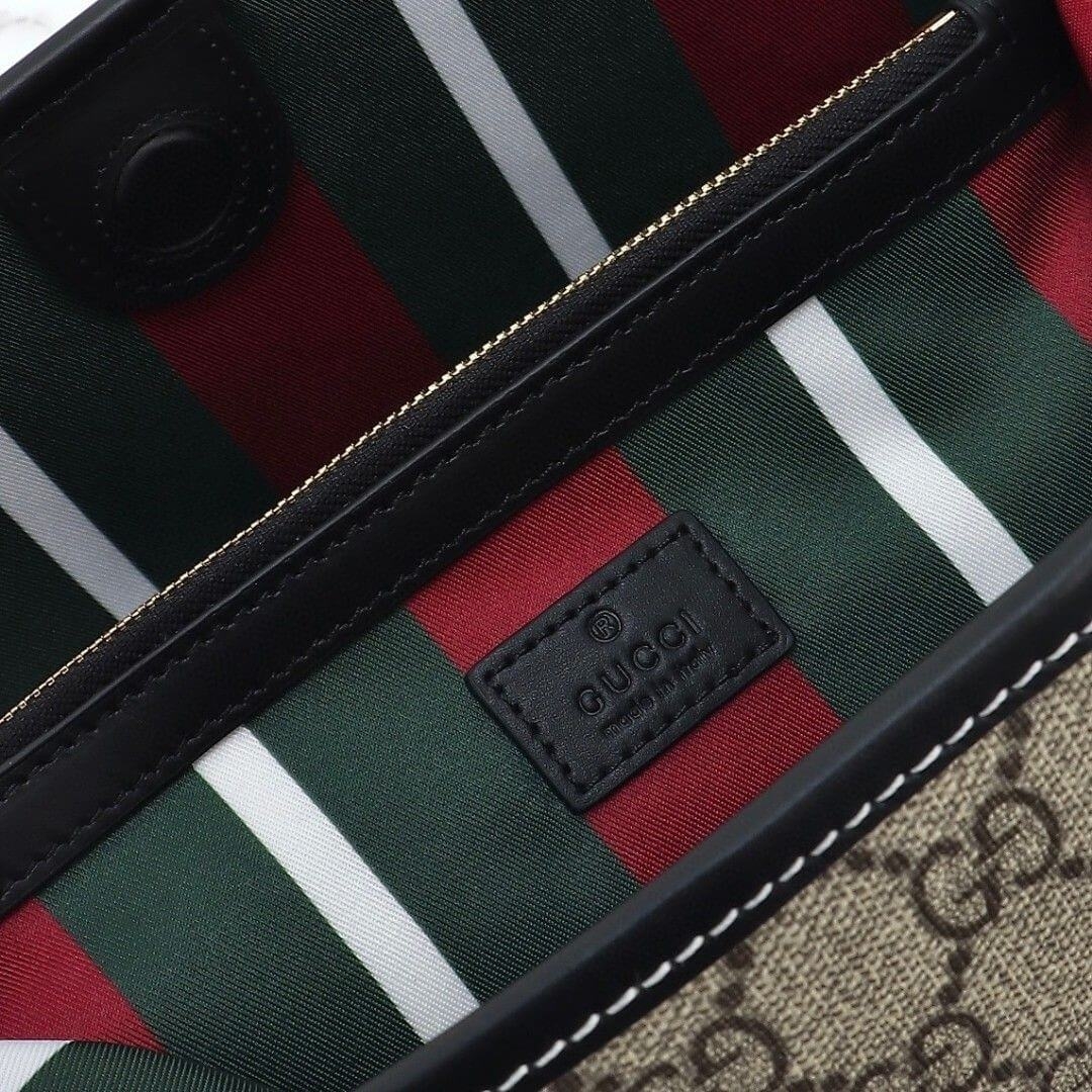GG Emblem small shoulder bag
