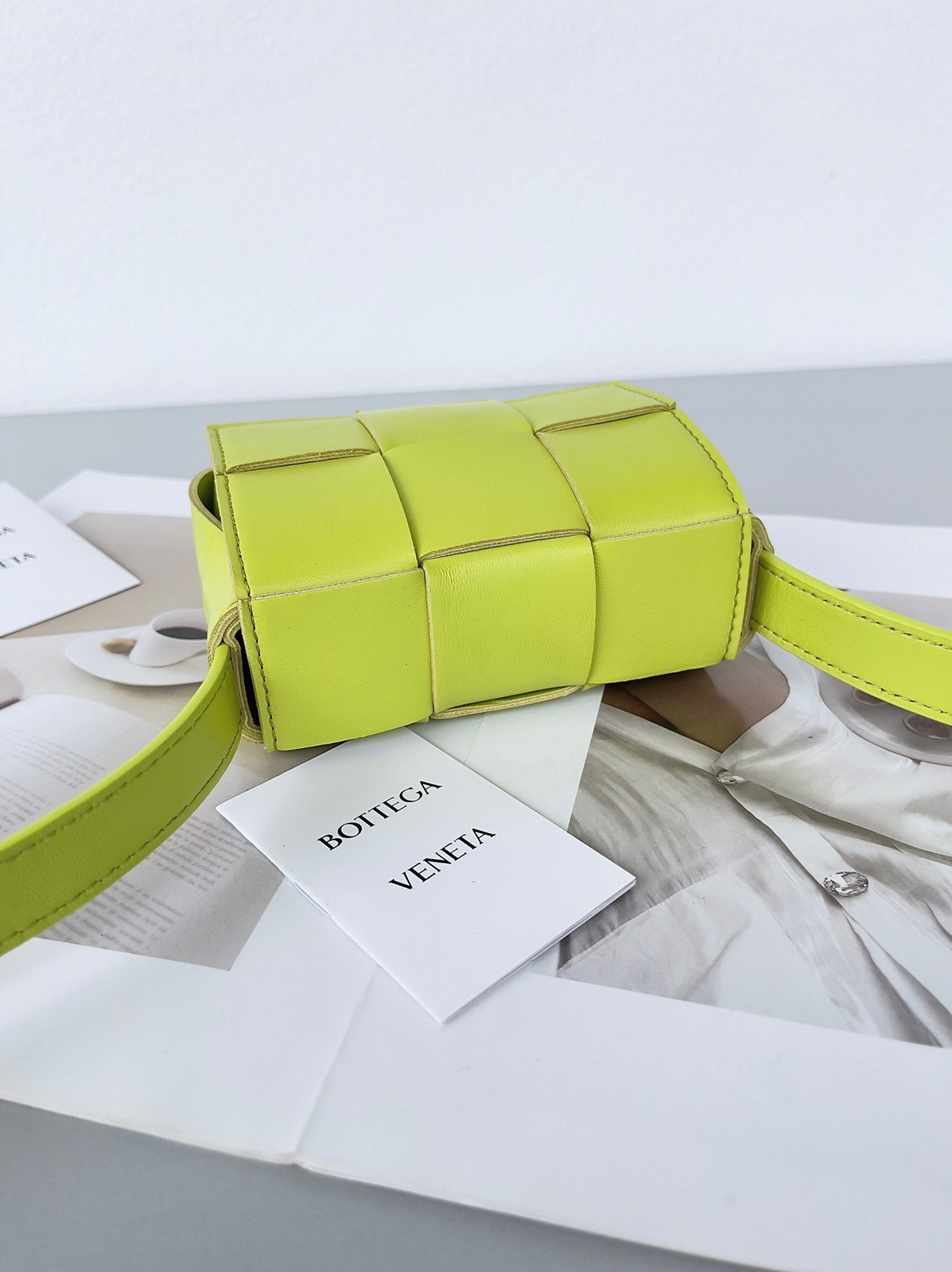 Top Quality Replica B0tt*ga Ven*ta Candy Cassette Bag In Acid Kiwi