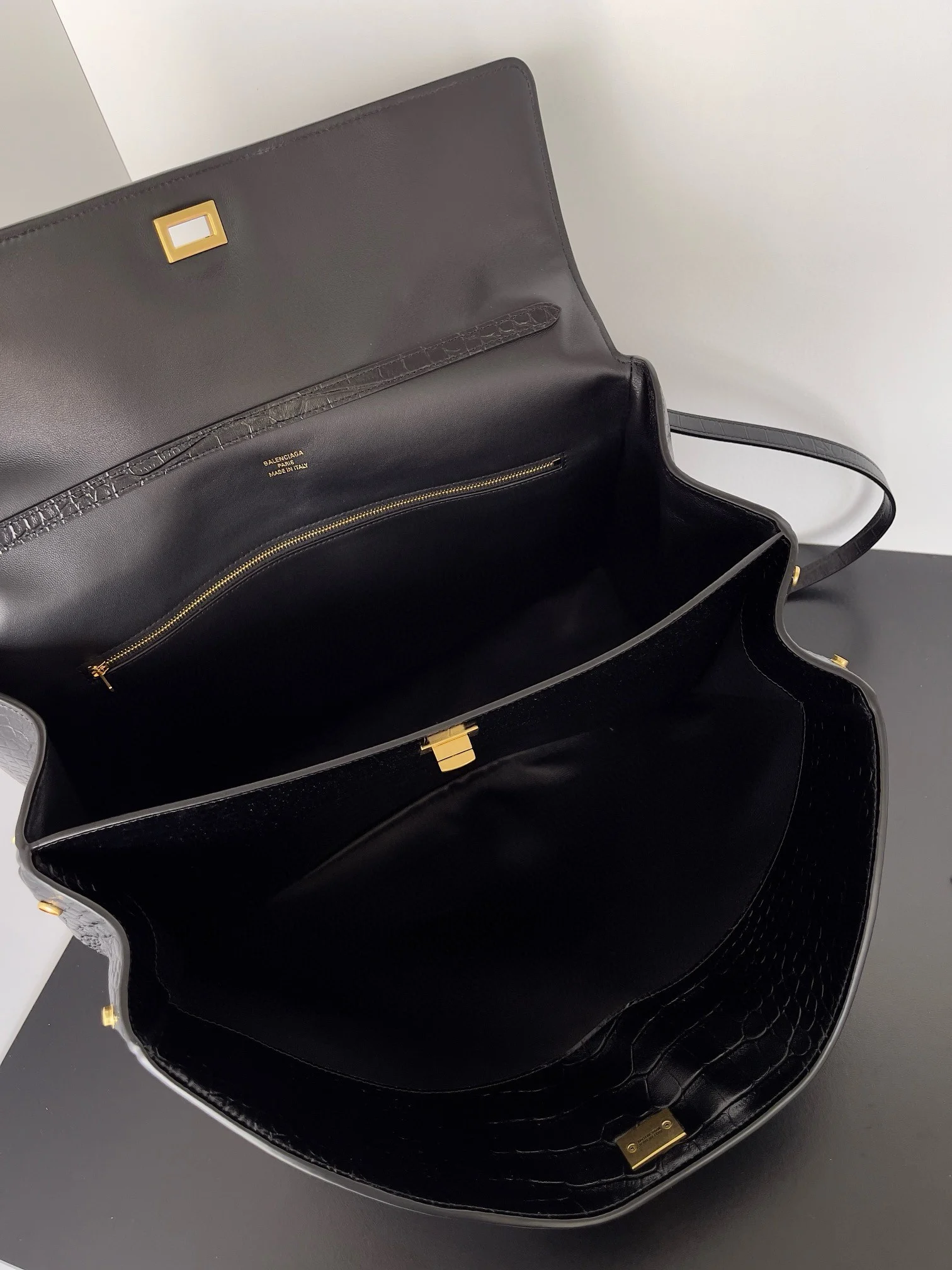 Knockoff Ba1en*iaga Rodeo Large Bag Black Crocodile Embossed Calfskin